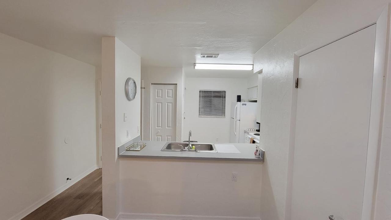 Beautiful Townhouse 2 Bedrooms 1 And A Half Bathrooms Next To Butler Plaza 1 Mile To Uf Gainesville Eksteriør billede